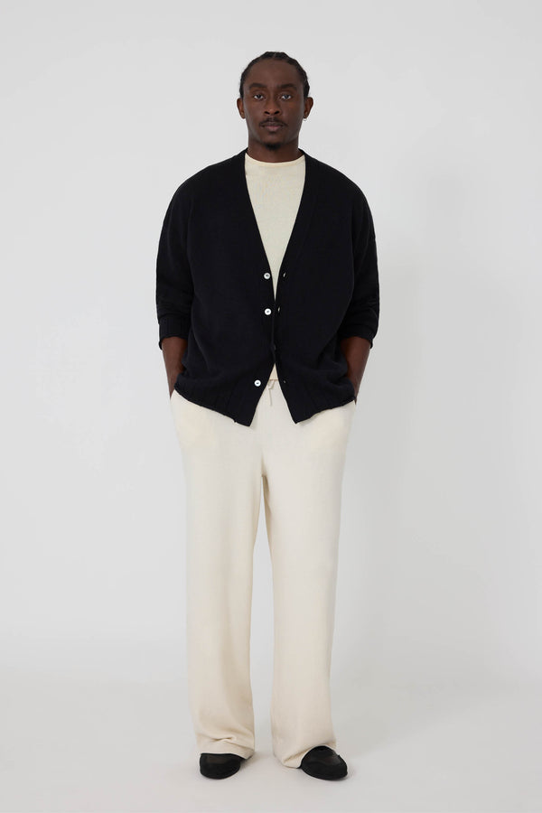 2025_05-Sweater-136_600x.jpg?v