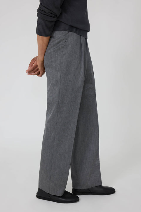 Single Pleat Trouser (Grey Naturally Dyed Wool Twill) - Stoffa